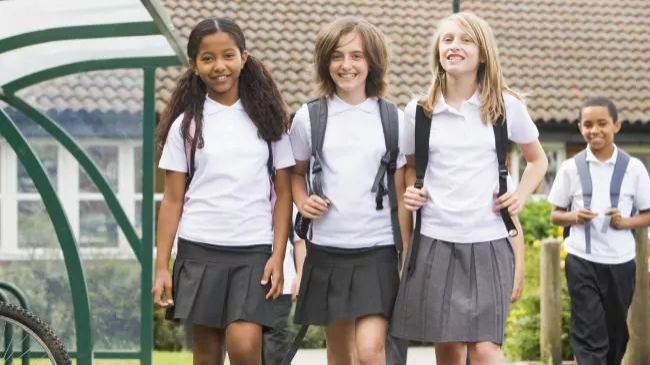 Australia Bolehkan Siswa Perempuan Pakai Celana Panjang ke Sekolah