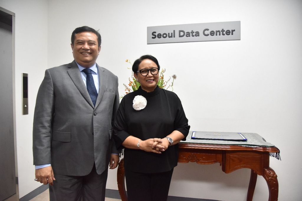 Menlu Retno Resmikan Data Center Luar Negeri Pertama di KBRI Korsel