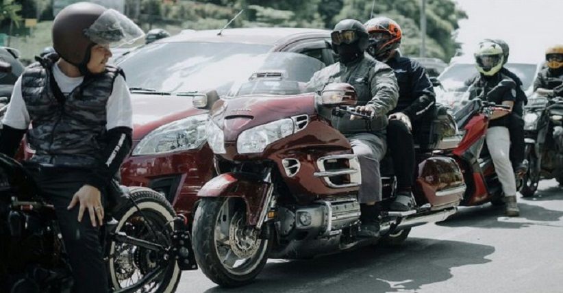 Tips Berboncengan Motor agar Nyaman dan Aman di Perjalanan