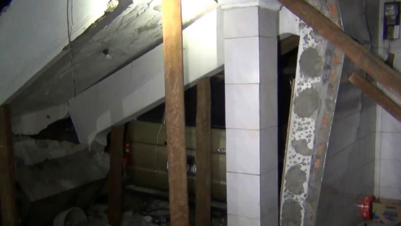 Dampak Proyek Galian Kabel, Garasi Rumah di Pasar Minggu Ambruk