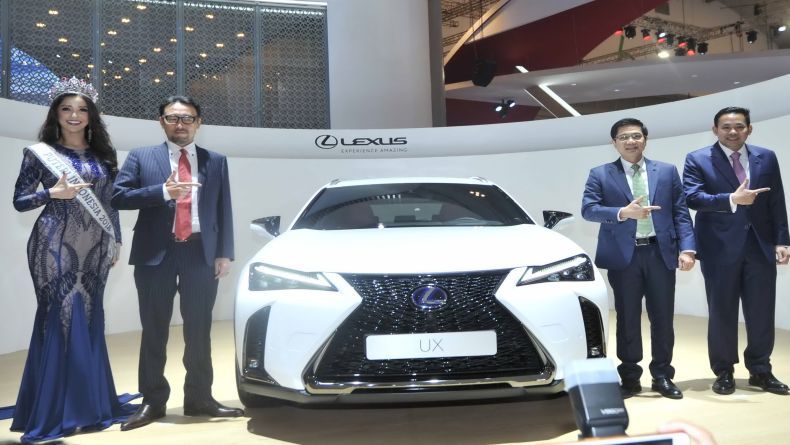 Lexus Boyong Sedan ES Terbaru dan Peluncuran Perdana SUV UX di Asia