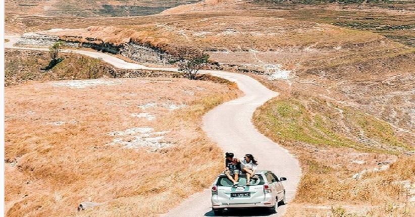 Cantiknya Bukit Berselimut Savana di Sumba, Tanarara Terlihat Eksotis