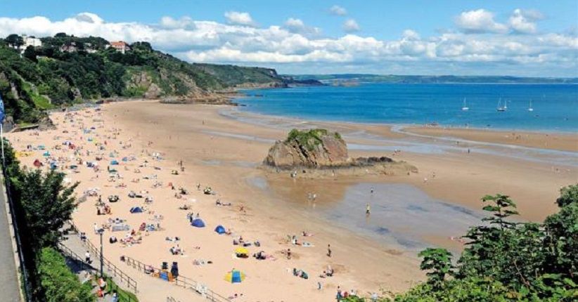5 Destinasi Cantik Ini Hanya Ada di Inggris, Pantai Tenby Mirip Bali