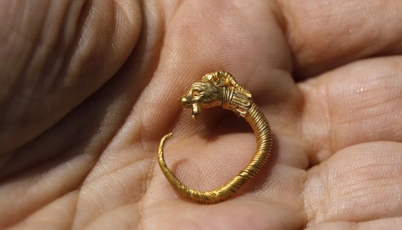Arkeolog Israel Temukan Anting Emas Berusia 2.000 Tahun Dekat Al Aqsa