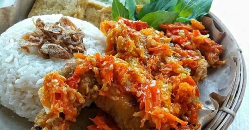 Yuk Olah Makanan yang Lagi Hits, Ayam Geprek Super Pedas