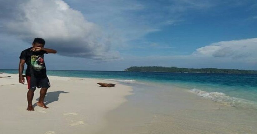 Asyiknya Kemping di Pulau Kosong Papua yang Belum Terekspos Turis