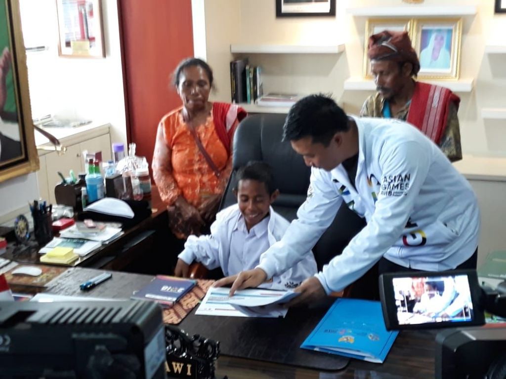 Pertama Kali ke Jakarta, Ini Kata Joni Kalla Si Pemanjat Tiang 