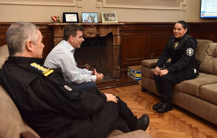 Polwan Cantik Ini Naik Pangkat karena Susui Bayi yang Kelaparan di RS