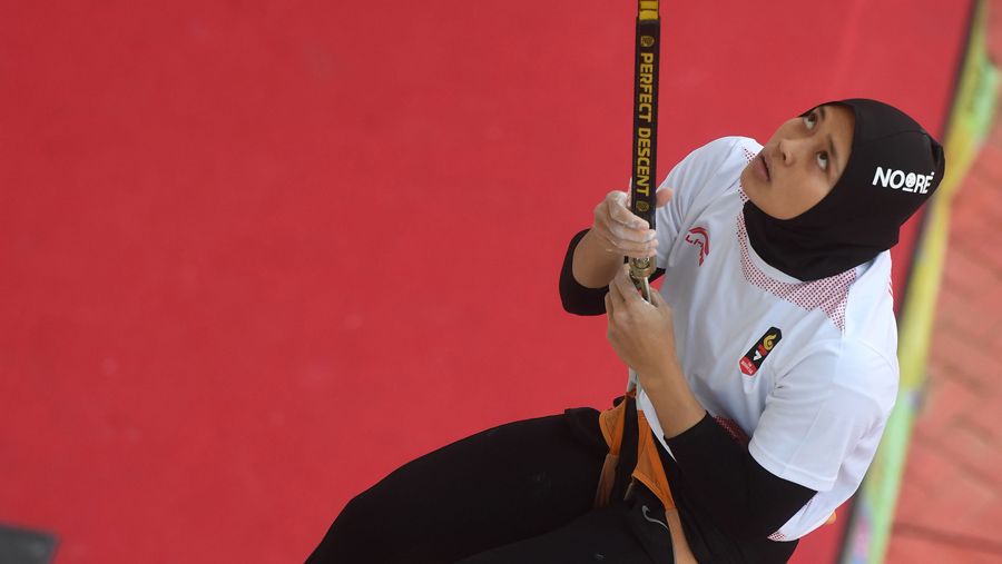 Atlet Panjat Tebing Aries Susanti Rahayu Tambah Emas Indonesia