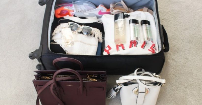 Tampil Kece saat Travelling dengan Bawa Barang-Barang Ini