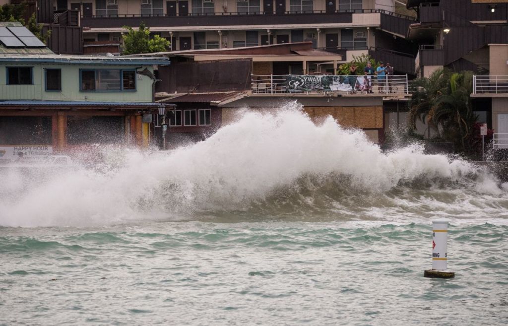 Dilanda Banjir dan Longsor akibat Badai Lane, Warga Hawaii Panik