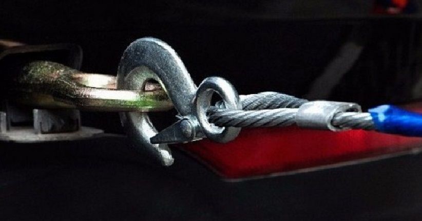 Mobil Mogok, Ini yang Harus Diperhatikan saat Menderek