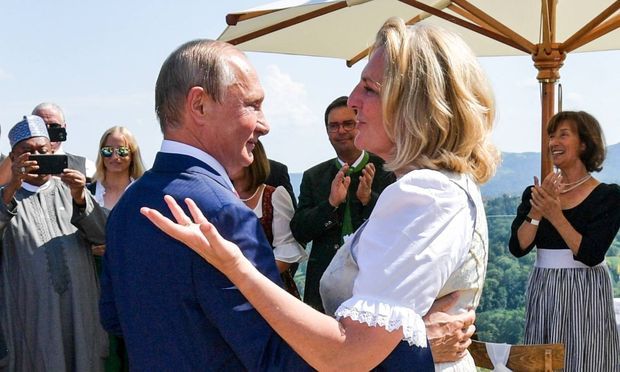 Akhirnya Menlu Austria Buka Suara soal Foto Dansanya dengan Putin