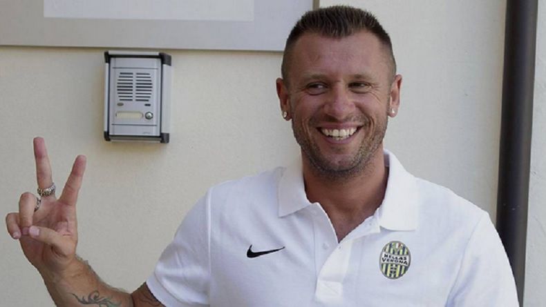 Cassano Akan Bergabung dengan Tim Divisi III Spanyol