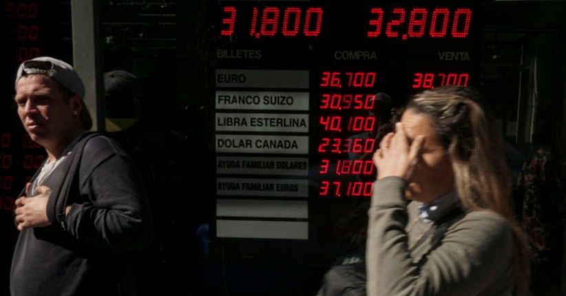 Peso Anjlok, Argentina Kerek Suku Bunga Acuan Jadi 60 Persen