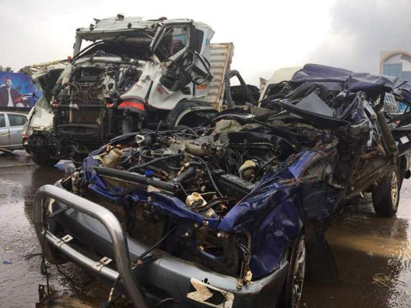 Unik, Ada Pameran Mobil Bekas Kecelakaan