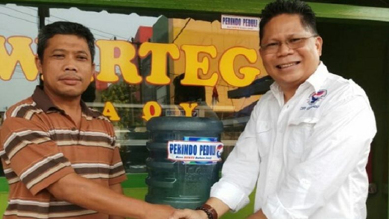 Peduli UMKM, Gerkindo Bagikan Dispenser ke Pemilik Warteg di Bogor