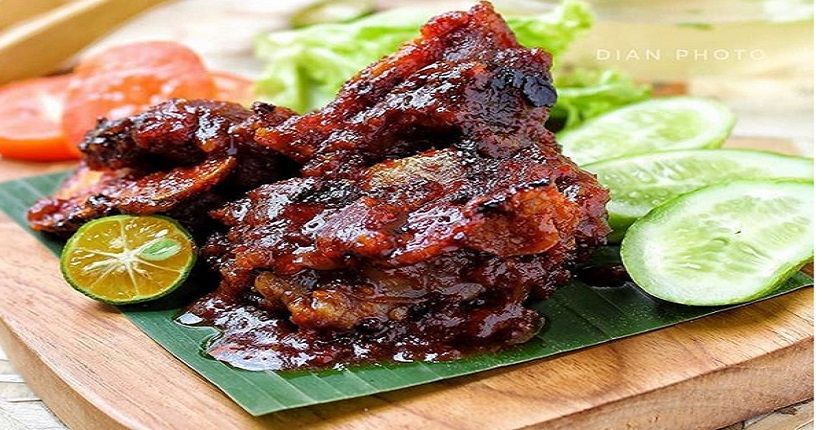Perut Lapar, Nikmatnya Menyantap Iga Bakar Bumbu Rujak ala Rumahan