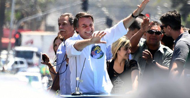 Capres Brasil Jair Bolsonaro Ditikam saat Sedang Kampanye