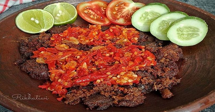 Perut Lapar, Pilih Makan Malam dengan Empal Gepuk Sambal Bawang