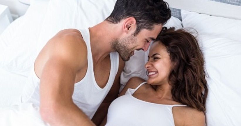 Mau Dapatkan Orgasme Hebat? Ajak Pasangan Berhubungan Seks Pukul 22.00