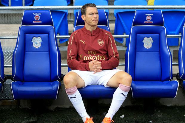 Stephan Lichtsteiner Pertimbangkan Pensiun Dini