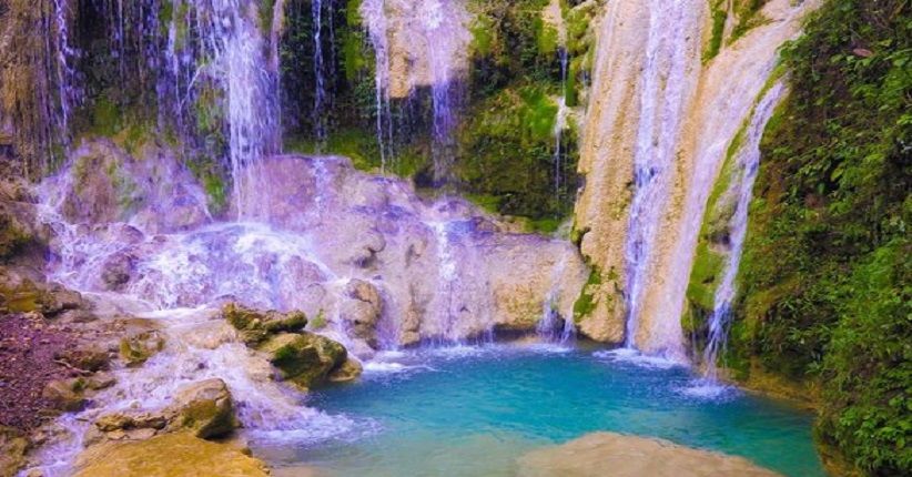 Eksotisme Air Terjun Kembang Soka yang Berwarna-warni di Kulonprogo