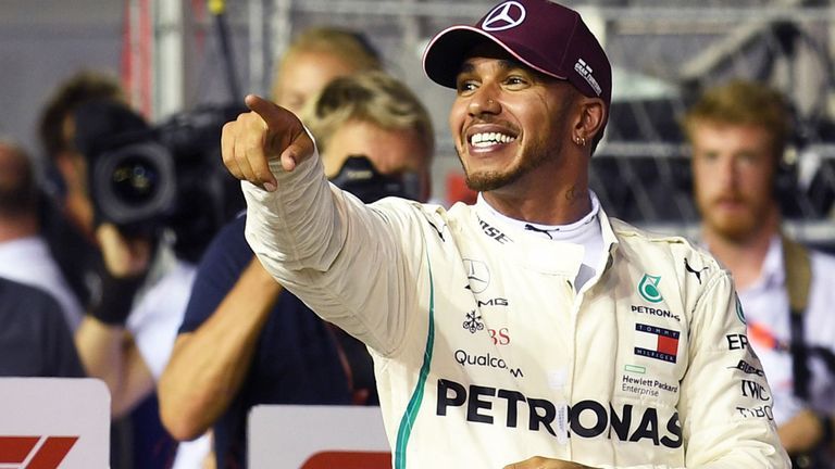 Menang di GP Singapura, Hamilton Kian Kokoh di Puncak Klasemen