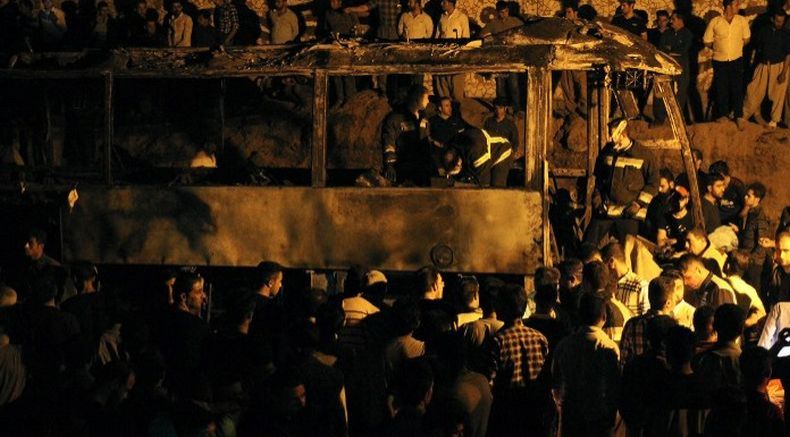 Tabrakan Bus dan Truk Tangki Bahan Bakar di Iran Tewaskan 19 Orang