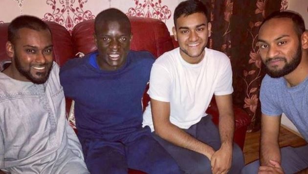 Bertemu di Masjid, Kante dan Fans Arsenal Habiskan Waktu Bersama