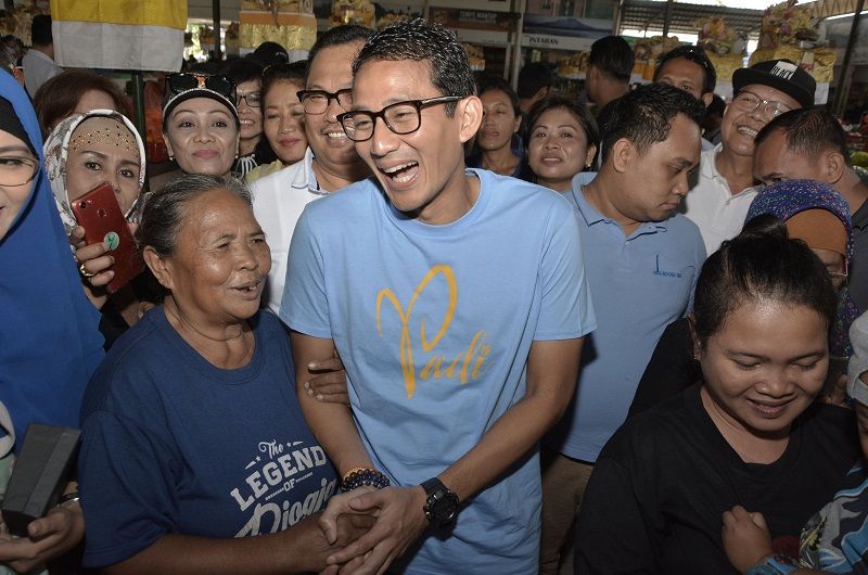 Mengaku Sulit Dapat Untung, Penjual Sayur Menangis di Hadapan Sandiaga