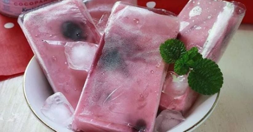 Mengenang Jajanan Jadul Es Gabus Rasa Cocopandan yang Gurih