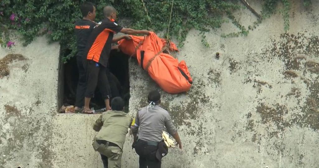 Pria Tanpa Identitas Ditemukan Tewas di Gorong-Gorong KBB Menteng