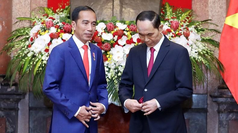 Sakit Parah, Presiden Vietnam Sempat Tersandung saat Menyambut Jokowi