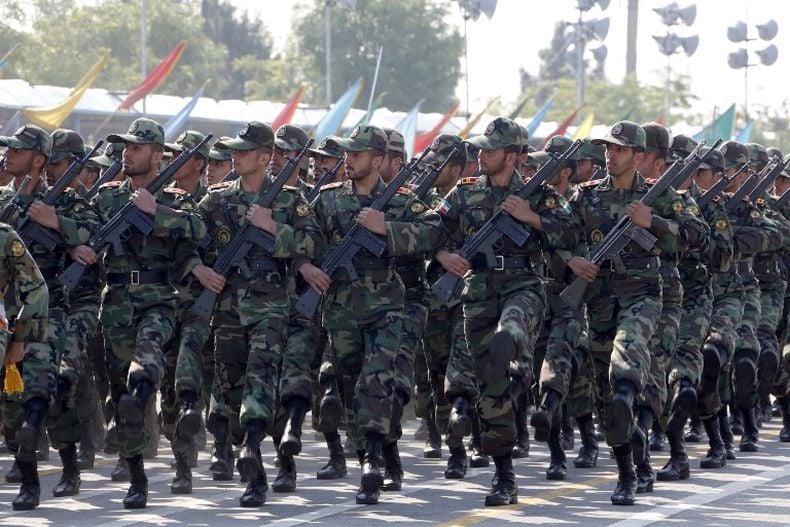 Parade Militer Pasukan Iran Diserang, Ada Korban Warga Sipil