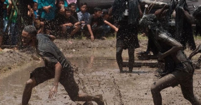 Ritual Kebo-keboan Sukses Pikat Turis Travelling ke Banyuwangi