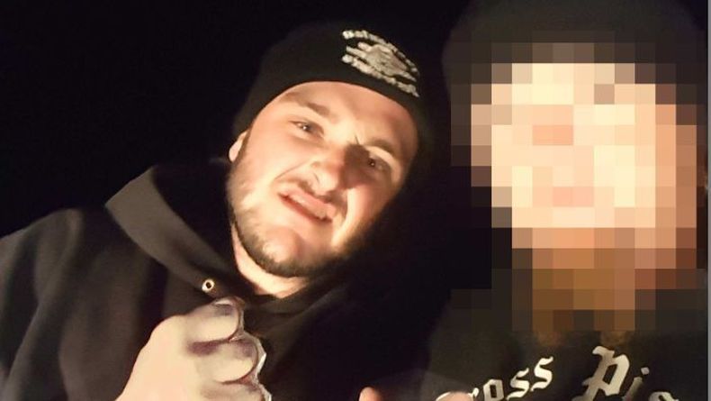 Fotonya Viral, Pria Penyiksa dan Pembunuh Sadis Kanguru Diburu Polisi