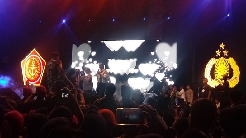 Panglima TNI, Kapolri, dan Anies Goyang Bareng Via Vallen di Monas