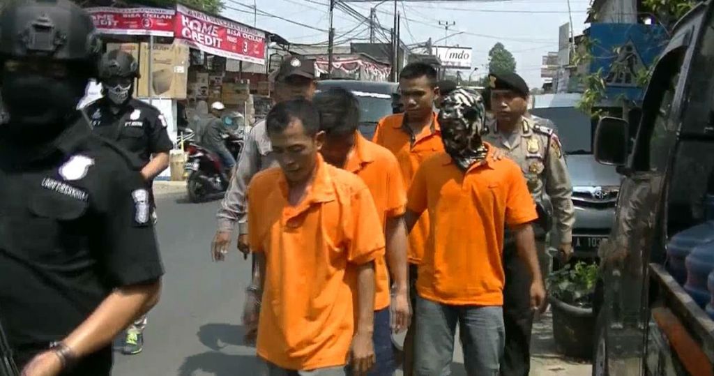 Polisi Gerebek Depot Air Isi Ulang Palsu di Jatiuwung Tangerang