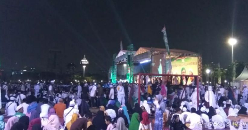 Tabligh Akbar Doakan Habib Rizieq dan Bangsa, Massa FPI Padati Monas