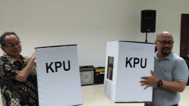 KPU Pastikan Kotak Suara Berbahan Kardus Sama Kuat dengan Aluminium