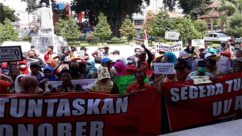 Tuntut Revisi UU ASN, Honorer DIY: Beri Kami Kesempatan Dapat Keadilan
