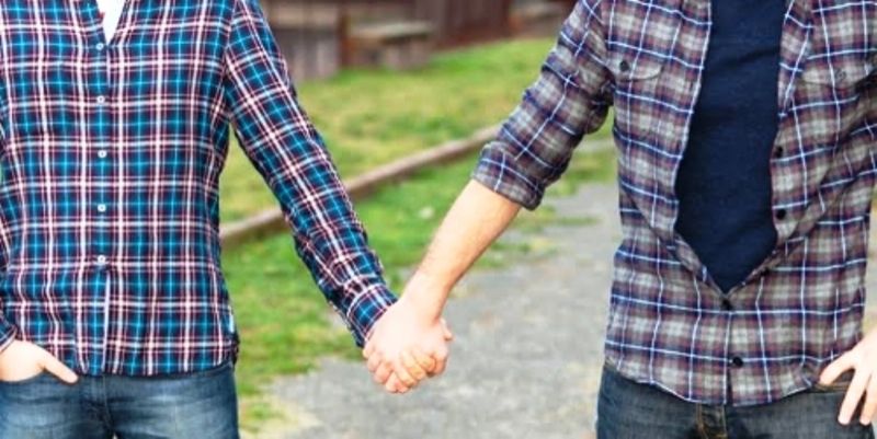 Kaum Ibu di Bekasi Mulai Waswas: Amit-Amit Suami Jadi Gay