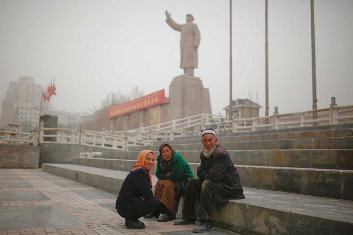 China Legalkan Tempat Pengasingan Rahasia untuk 1 Juta Muslim Uighur