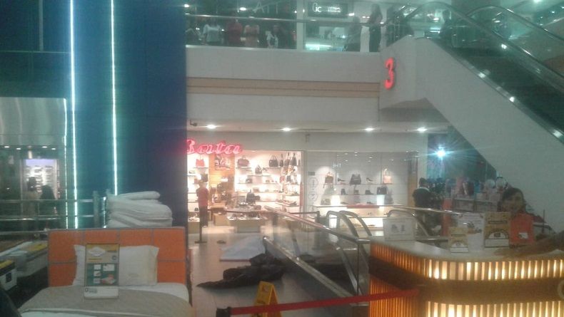 Pria Paruh Baya Tewas setelah Lompat dari Lantai 5 Thamrin Plaza Medan