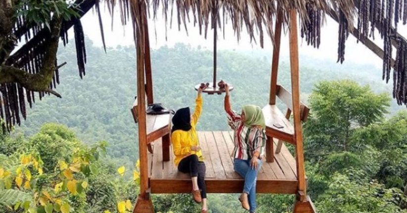 Puncak Mustika Manik, Wisata Ekstrem di Pinggir Jurang Gunung Salak