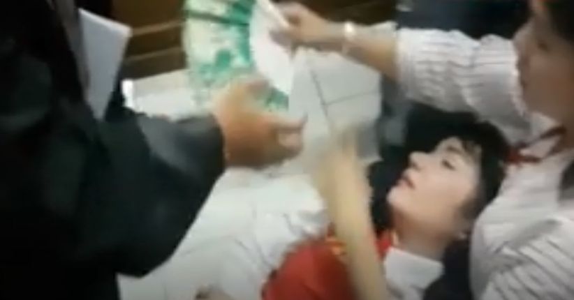 Ibunda Roro Fitria Meninggal Dunia akibat Sesak Napas