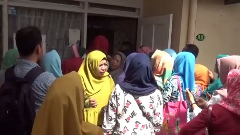 Ratusan Korban Abu Tours di Makassar Datangi Posko Minta Uang Kembali
