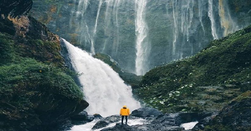 Terpesona Air Terjun Tumpak Sewu, Indah Berbentuk Setengah Lingkaran