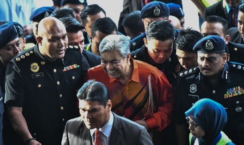 Mantan Wakil PM Malaysia Ahmad Zahid Dijerat 45 Dakwaan Korupsi